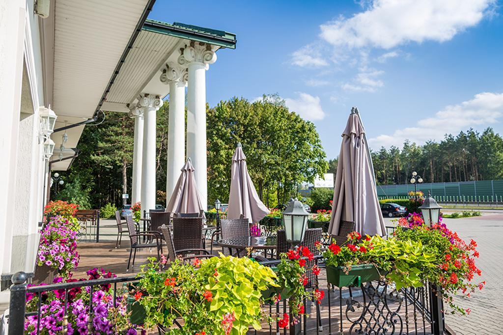 Hotel Dwór Czarneckiego Porosły Exterior foto